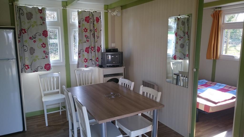 Camping Des Rulieres Hotell Saint-Valérien Eksteriør bilde