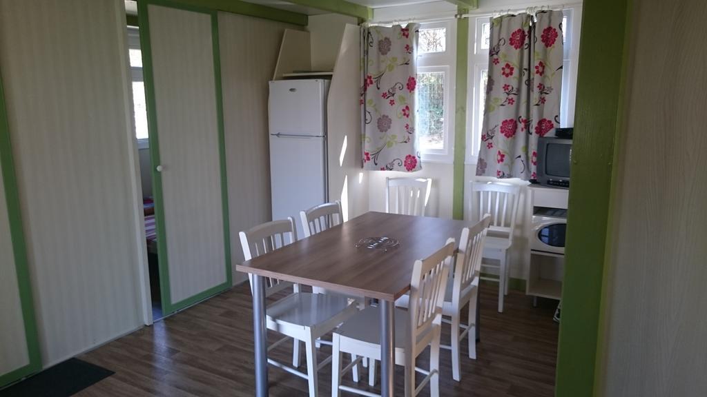 Camping Des Rulieres Hotell Saint-Valérien Eksteriør bilde